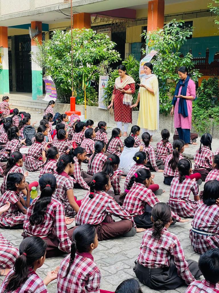 DIETPitampura's tweet photo. #Volunteer Ms. Mithila and Saumya Hinduja conducted session on Yoga and Meditation for 150 Students of Class 3rd to 5th at MCPS JJ WAZIRPUR NEW 1
District- NW B
Vidyanjali Incharge- Ms.Sapna 
CRCC:Ms Priti
@VidyanjaliDelhi @Dir_Education @Pardeep76966352 @drmanishadiet https://t.co/nmvNP7PSpz