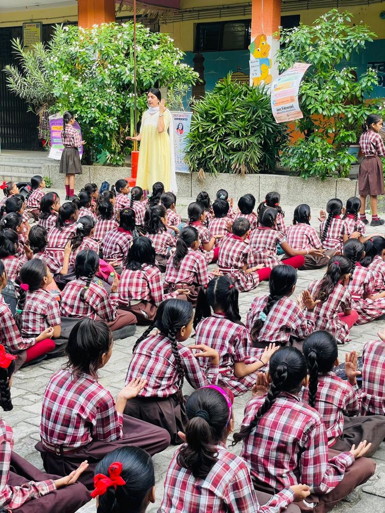 DIETPitampura's tweet photo. #Volunteer Ms. Mithila and Saumya Hinduja conducted session on Yoga and Meditation for 150 Students of Class 3rd to 5th at MCPS JJ WAZIRPUR NEW 1
District- NW B
Vidyanjali Incharge- Ms.Sapna 
CRCC:Ms Priti
@VidyanjaliDelhi @Dir_Education @Pardeep76966352 @drmanishadiet https://t.co/nmvNP7PSpz