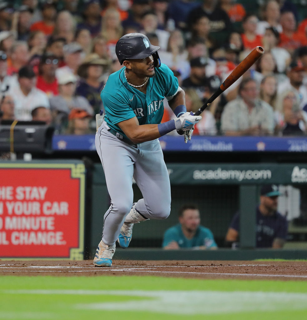 Julio Rodríguez 4-game stretch in a nutshell:

⚾️17 hits, the most in a 4-game span since 1900 (passed 1925 Milt Stock)

⚾️4 straight 4-hit games, T-longest streak since 1900 (tied with 1925 Milt Stock)