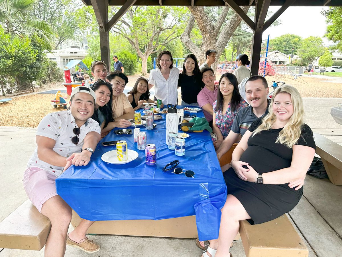 This is how we roll at USC! Faculty, fellows, and staff are out for a picnic in the park and soaking in the sun before the big hurricane 💨 ☔️