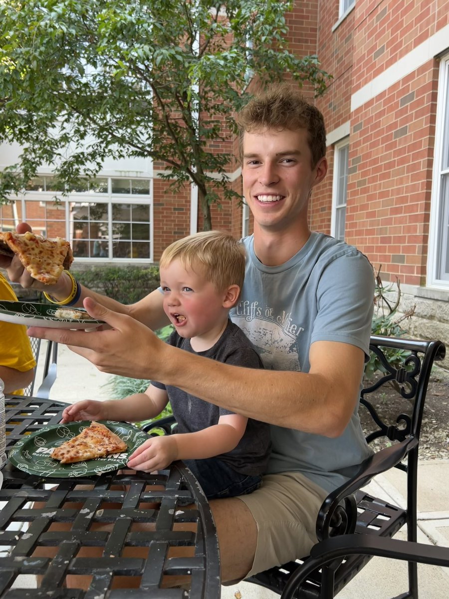 Centre_MGolf's tweet photo. It’s so good to see some familiar faces back on campus! #preseason #moveinday https://t.co/Y8Q7KlV6Af