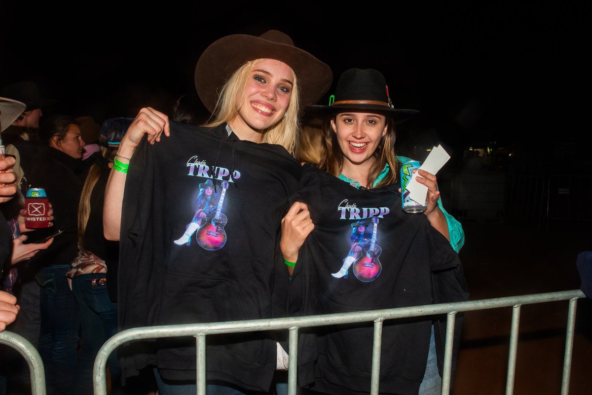 Hometown shows are a different kind of special 🫶 Thankyou for having us Coolgardie Rodeo, I miss you already! ✨