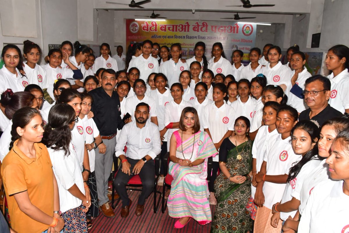 #BBBP is a mission for educating girls.Providing a right kind of platform to nurture #girlsdream.@AnuragVermaIAS collector #satna motivating initiatives in the district to make them realise their potentialities. #बिटियाकीबगिया #बेटीबचाओबेटीपढ़ाओ