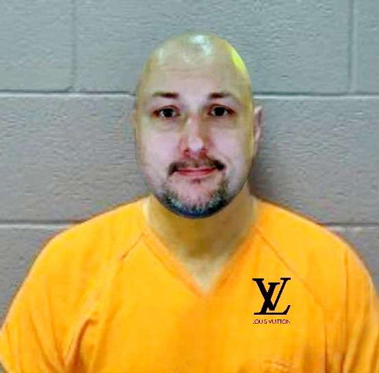 BryanKLegendCEO's tweet photo. Back in control of Vulcan Discord! rounding up the last of my loyal followers.... and their cash😉, Rocking my new LV jumpsuit, and waiting for your video, @coffeebreak_YT No worries, I'm untouchable! 🕶️🔥 #VulcanEmpire #NoStoppingMe #Scam #Crypto #Vulcan https://t.co/GIHCHerQNg