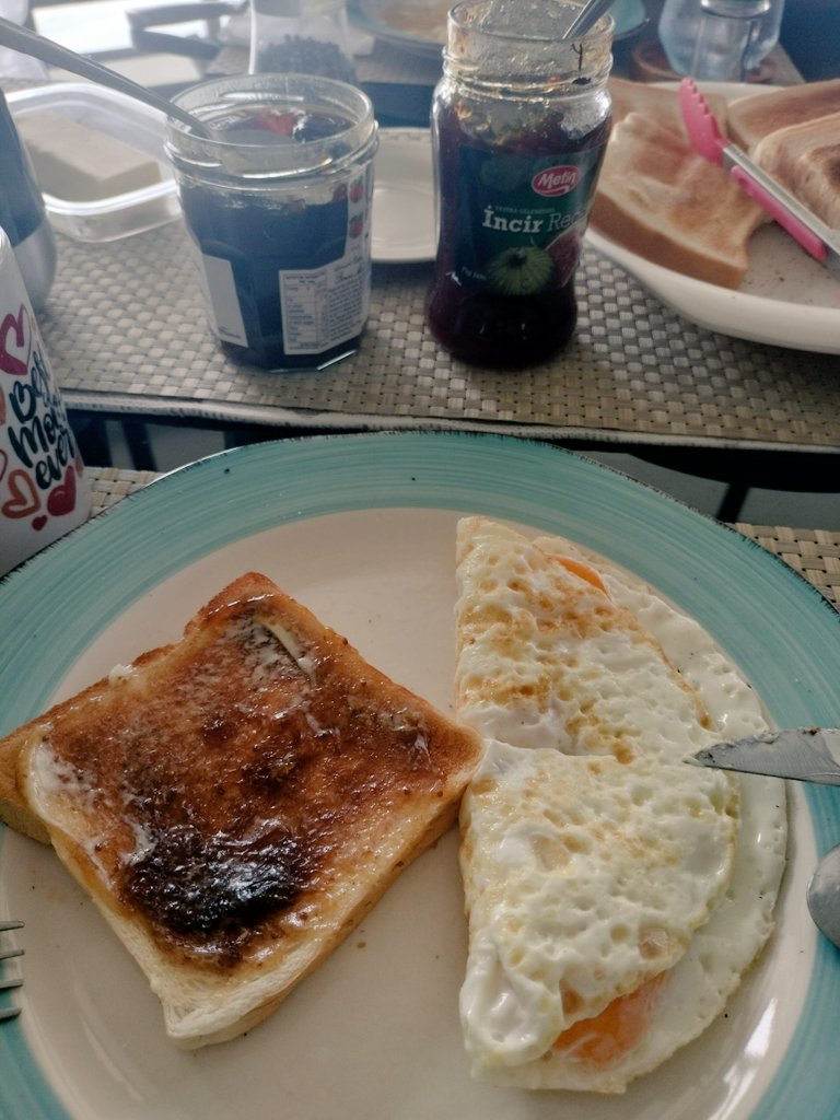 sweetcrystal24's tweet photo. Happy Sunday 🍴 https://t.co/I8CIPObg2H