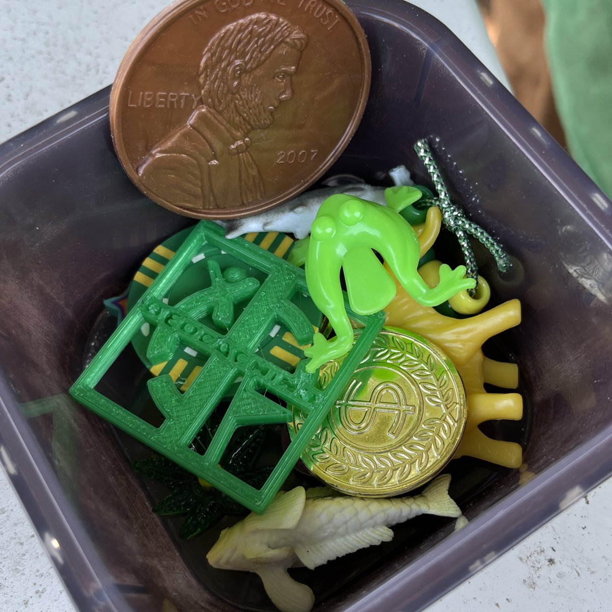 TheSuperknotts's tweet image. Happy International Geocaching Day! Did you find a #geocache today and get your 2023 souvenir? If not you still can tomorrow #GoGeocaching