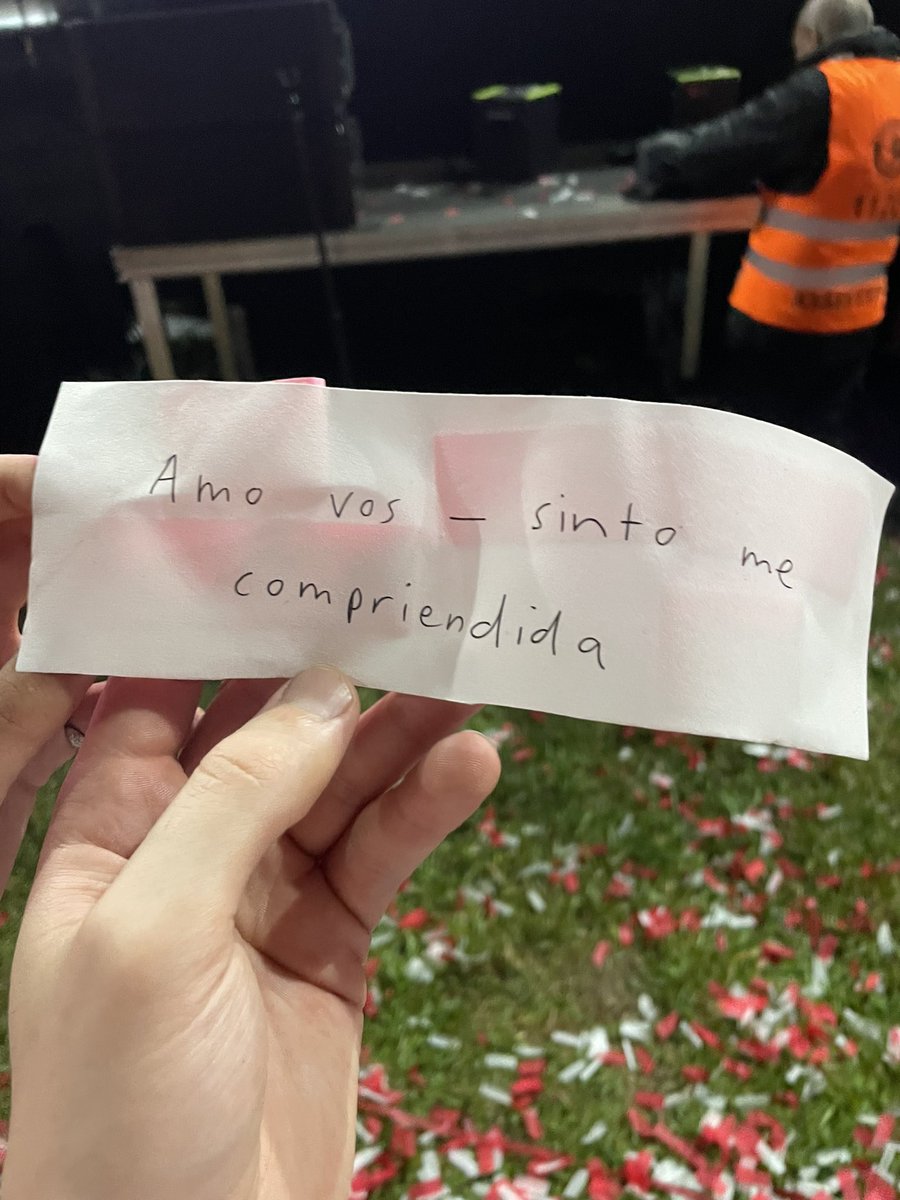 LordeUpdatesBR's tweet photo. Lorde has left a message for fans in Portugal after the final show of her run of festivals in Europe:

“I love you all — I feel understood” 

❤️ https://t.co/1Nvr5saIqf