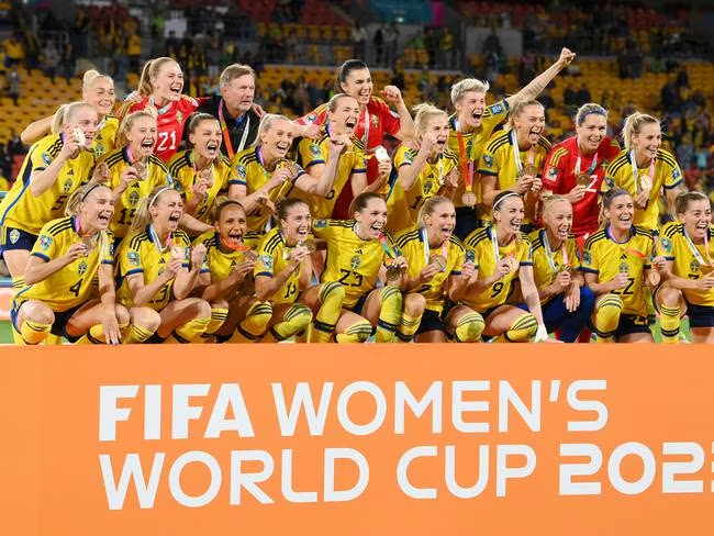 10_santigol's tweet photo. https://t.co/h2RlMD5nVD
MUNDIAL FEMENINO 2023 : SUECIA DERROTÓ A AUSTRALIA Y SE QUEDÓ CON EL TERCER PUESTO .
Por : @10_santigol 
#fifawomensworldcup #mundialfemenino #sweden #fridolinarolfö #matildas #FIFA #FIFWWC https://t.co/j0oL0H2ha7