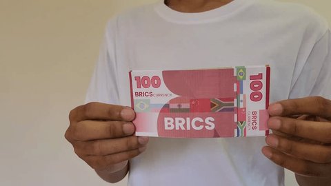 The new BRICS currency looks like???

#BRICSSummit2023 #BRICSnewcurrency #BRICS #newcurrncy #bricsdoller