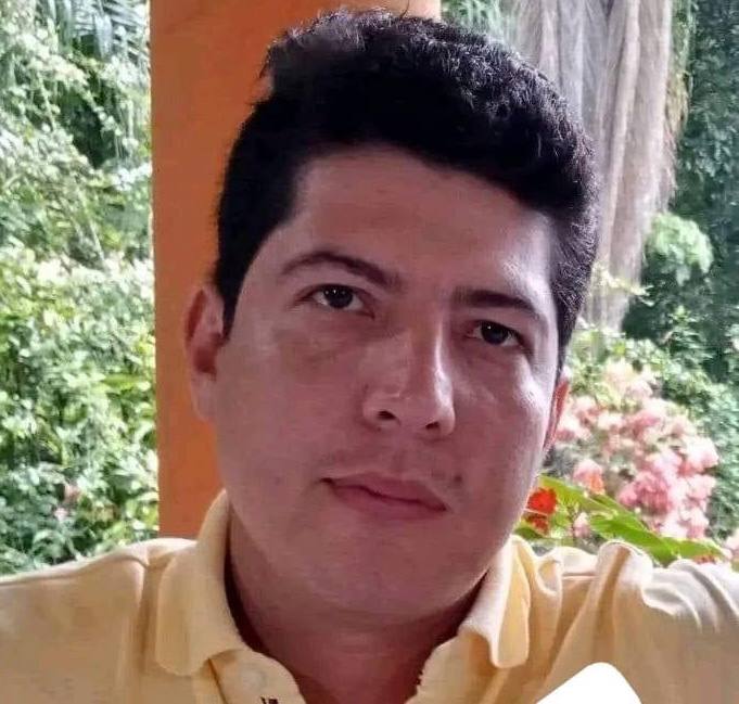 tecolotl02's tweet photo. #JusticiaparaFidel Él es Victor Lara Gutierrez de 32 años es quien aparece en el video disparando a quemarropa a #FidelGonzalez de Yanga Veracruz https://t.co/hAetDe4Z9U