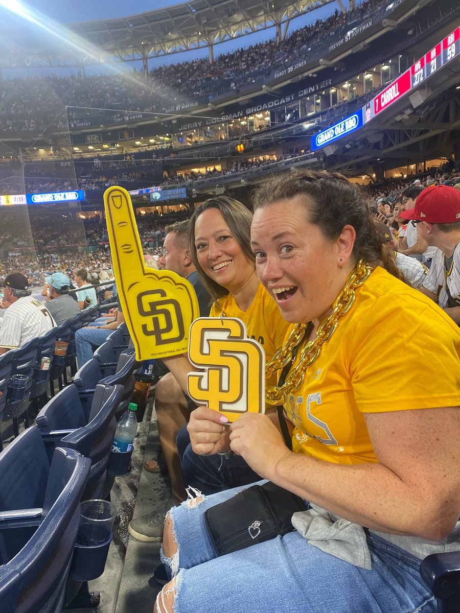 stacigray's tweet photo. #bringthegold https://t.co/WxFzKtQBp0