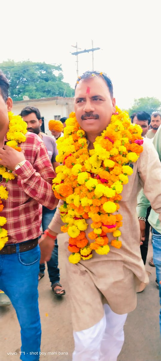 incvirendrasing's tweet photo. जावरा गौरव पदयात्रा 28 वा दिन
जावरा गौरव पदयात्रा एवं जनसंपर्क अभियान के तहत आलमपुर ठीकरिया मे ...... । 
#जावरा_गौरव_पदयात्रा #jaora #jaoracity  #Virendrasingh_solanki #virendrasingh
@OfficeOfKNath
@digvijaya_28 @mrkamleshwar @rssurjewala @INCMP https://t.co/FhTOwNY7Vh