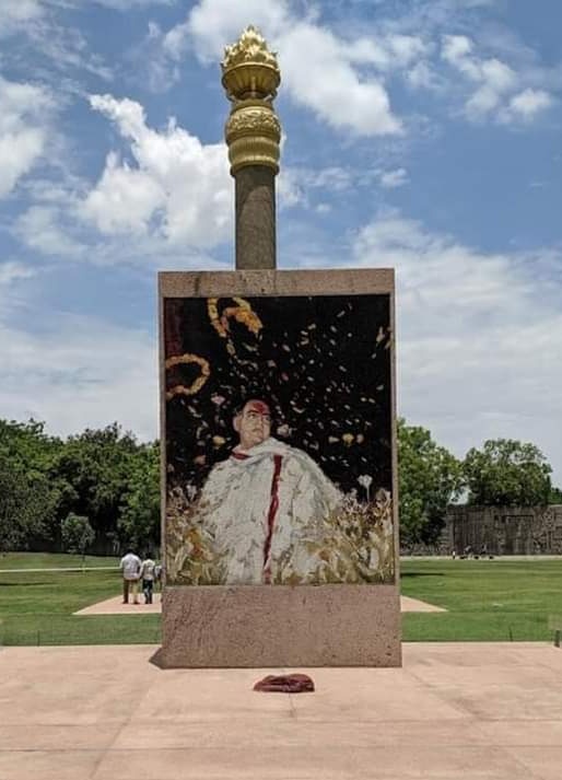 KavithaReddyKR's tweet photo. Remembering Shri Rajiv Gandhi on his birth anniversary, he will never be forgotten, his Vision for Young India laid the foundation of digital India! #RajivGandhi #UnityRide
#KavithaReddyKR #WomenInPolitics https://t.co/M8vHBt1EcR