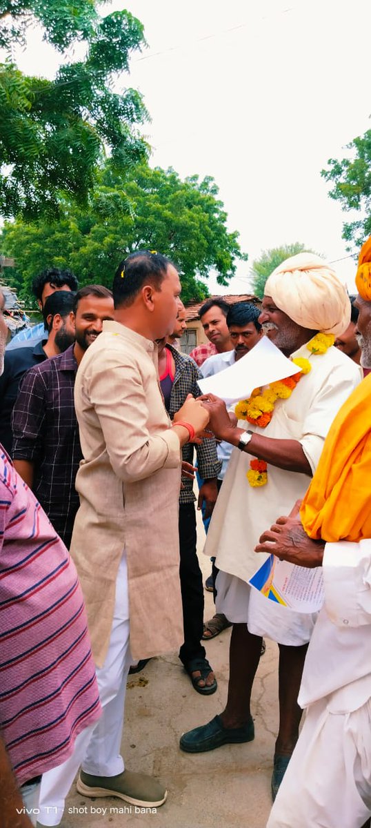 incvirendrasing's tweet photo. #सेदपुरा #चौकी 
जावरा गौरव पदयात्रा 28 वा दिन
आज जावरा गौरव पदयात्रा एवं जनसंपर्क अभियान के तहत #सेदपुरा #चौकी में ...... । 
#जावरा_गौरव_पदयात्रा #jaora #jaoracity  #Virendrasingh_solanki #virendrasingh
@OfficeOfKNath @digvijaya_28 @mrkamleshwar @rssurjewala @INCMP https://t.co/6no6gLIwm9
