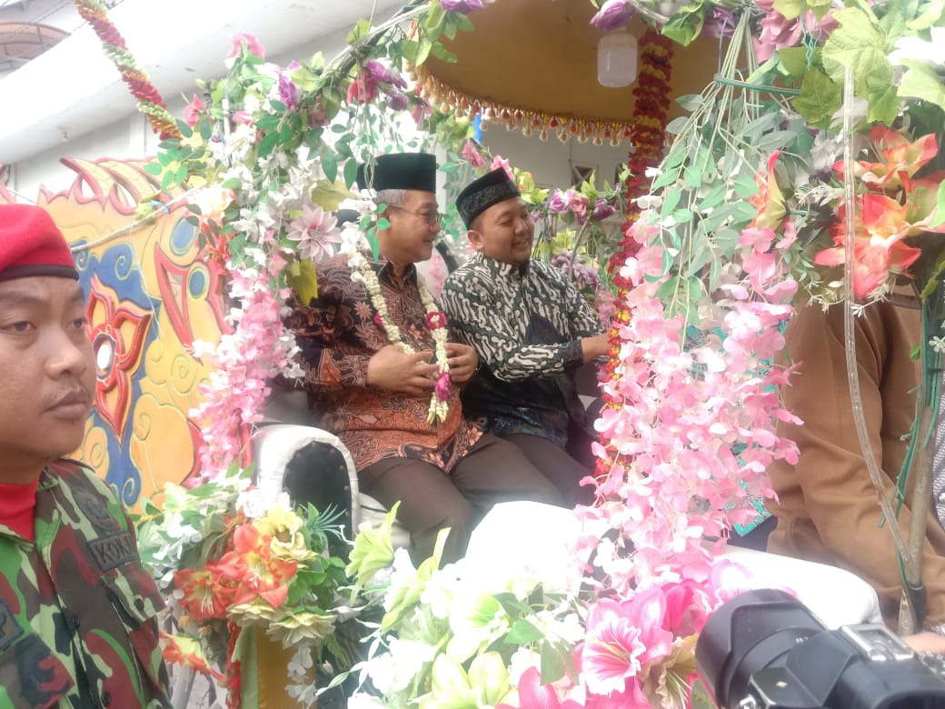 Abe_Mukti's tweet photo. Pawai dalam rangka Musyawarah Cabang Muhammadiyah dan Aisyiyah Adiwerna Kabupaten Tegal. https://t.co/2wwyauDZpv