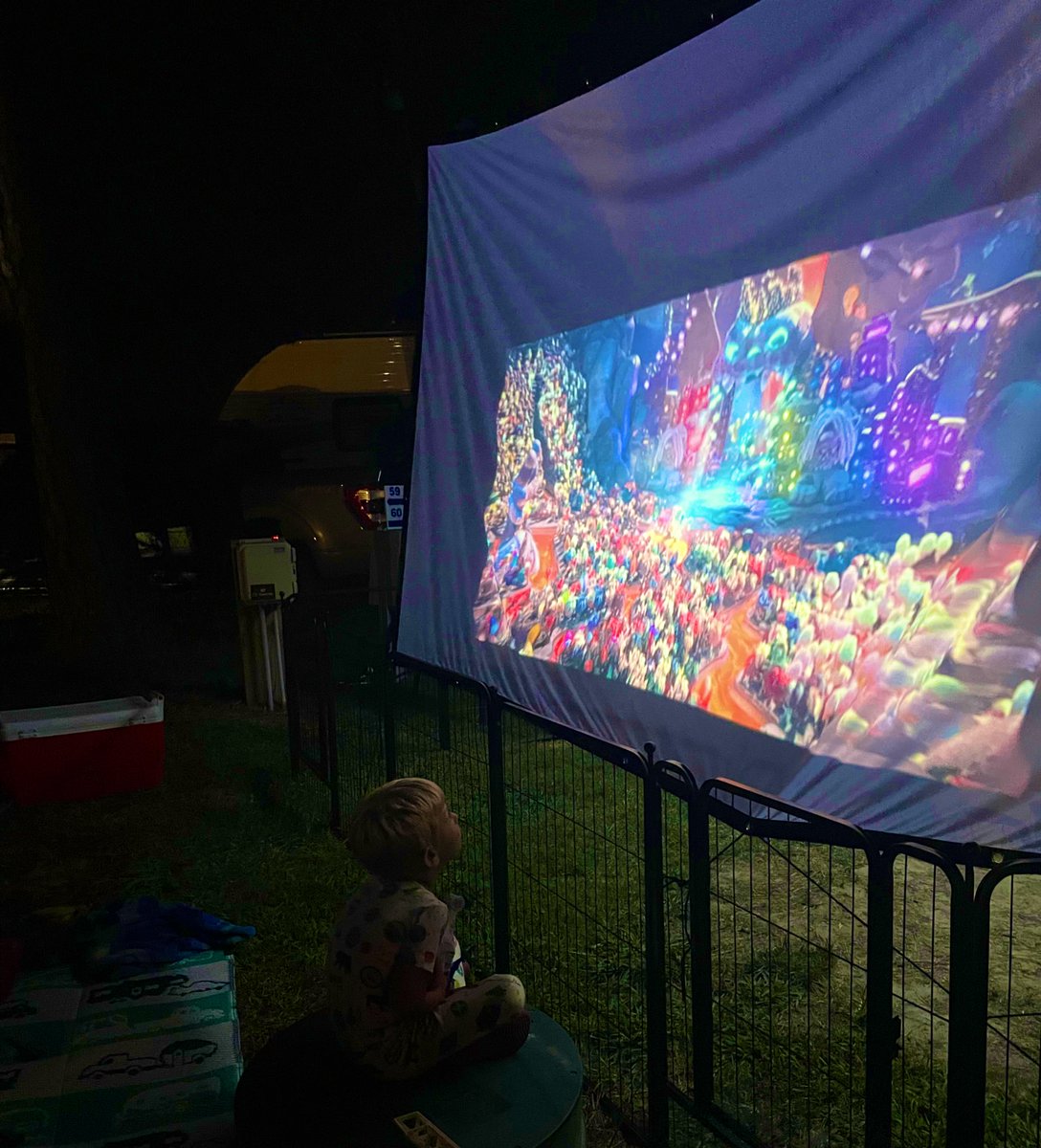 _MomToAPrincess's tweet photo. When it's your favorite scene in the whole movie so you've gotta be righttttt there 🥹💙 https://t.co/3qQ6EP1OJ2
