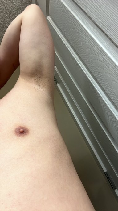 Naturally pretty smooth, including my pits 👅 https://t.co/nE0NePTTLu<a href="/tag/bi"class="tags"><span>#bi</span></a>