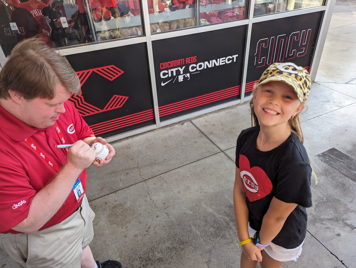 LongChristian's tweet photo. @Reds didn't come away with the win tonight but we had a great time! Amelia got our man Teddy to sign her ball! Exciting game! A good night! #TeamLong https://t.co/3kJz8vW60M