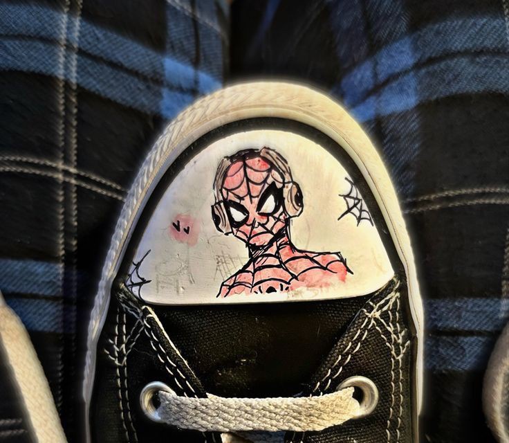 SUNDR0PCL0WN's tweet photo. [‼️🕷️‼️]  

       Your stare was holdin'
      Ripped jeans, skin was showin'
      Hot night, wind was blowin'
      Where you think you're going, baby?
      Hey, I just met you, and this is crazy
      But here's my number, so call me, maybe...

#spiderwizard #jnbowl https://t.co/U846iLuPpg