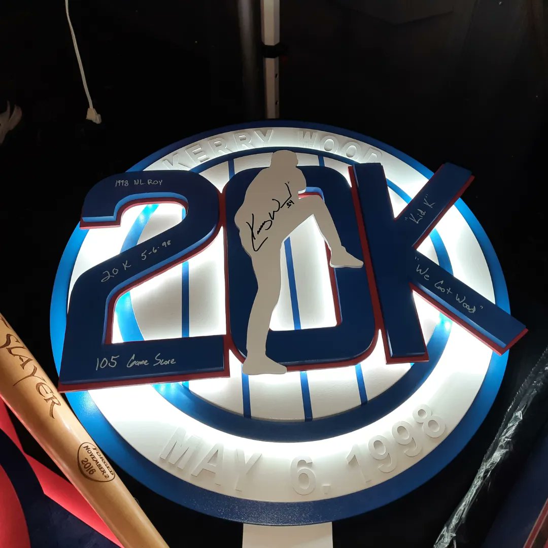 FlytheWood's tweet photo. @Club400cubscave presents, @MaddHalos to benefit @SO_Illinois! 
Very happy that the @FlytheWood Maddon piece auctioned for $1600 and Kerry Wood piece brought $2000.
#joemaddon #cubsfanshelpingcubsfans https://t.co/fKKjRpcWXY