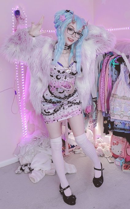 One of our cats is isolated in a side room- that i had themed for photoshoots O_O;  I JUST FOUND A PINK<a href="/tag/dnd5e"class="tags"><span>#dnd5e</span></a>