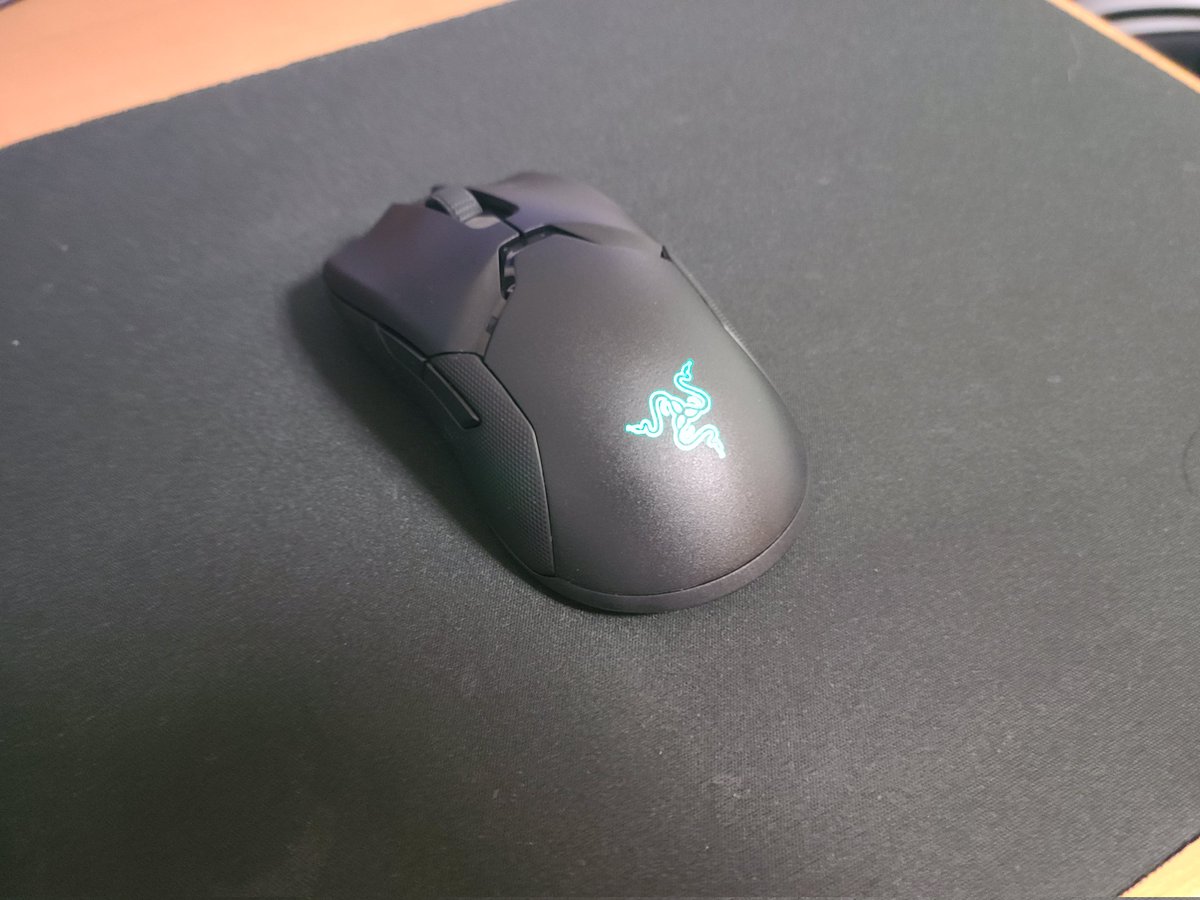 tajyusanndayo's tweet photo. ルシさんから
Razer Viper Ultimate受け継ぎました
こいつはこの環境で5年���ビシバシつかっていきやす✌️ https://t.co/xjndtEq2QO