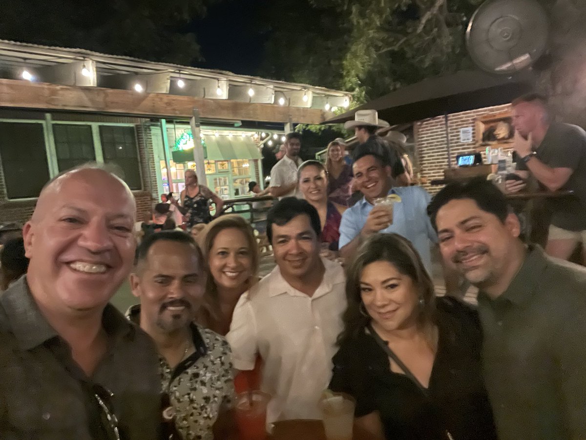 dlaidacker's tweet image. Enjoying a night in the Hill Country!!!