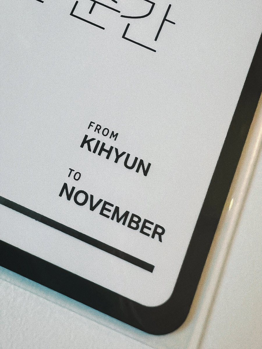 11-월을 담은 순간 🎞
𝑴𝒐𝒎𝒆𝒏𝒕𝒔 𝒐𝒇 𝑵𝒐𝒗𝒆𝒎𝒃𝒆𝒓🐹
기현이의 우릴 향한 사랑과 기현이를 사랑하는 사람들이 공존하는 행복 가득했던 공간과 시간 속에서🫶

#기현 #기현_11월을담은순간 #기현_전시회