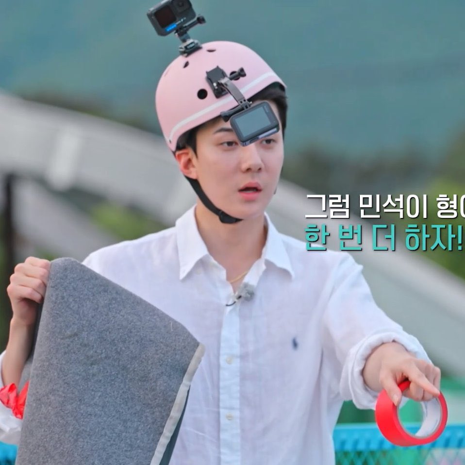 seulhunthings's tweet photo. pinky helmet 🩷🏎
#세훈 #슬기 #SEHUN #SEULGI https://t.co/OnUpU9rIPp