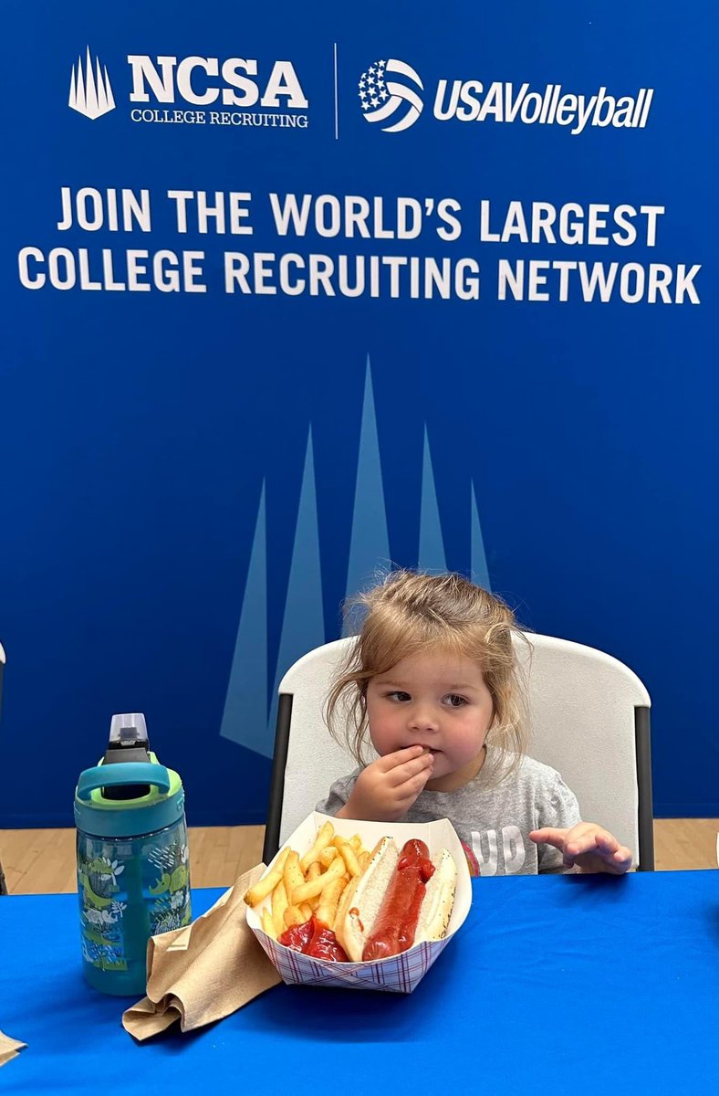 HolliHallRUAT's tweet photo. The head honcho was at RU today! Then lunch with Mama A at sports factory for the opening weekend tournament for volleyball! 🏐 @AprilHall_NCSA https://t.co/tXJoEXRMaM