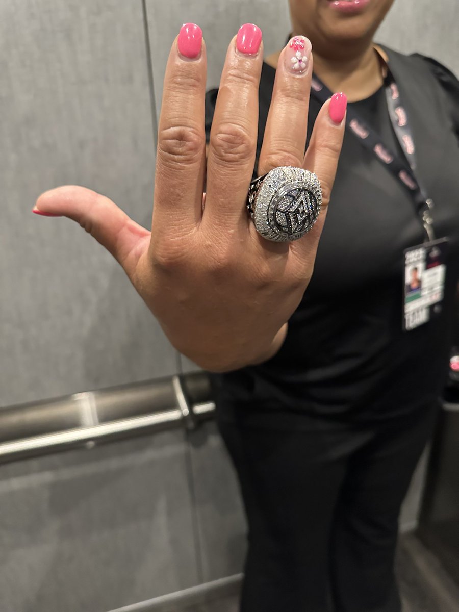 My Fellow UCLA Alumni Natalie Williams GM for the Championship ACES and Me, check out her Championship Ring 😃 And I feel More coming…..Can we say Dynasty! #ACES #acesdynasty #WNBA #wnbachampions #wnbaacesarethechampions @NatWillBBall