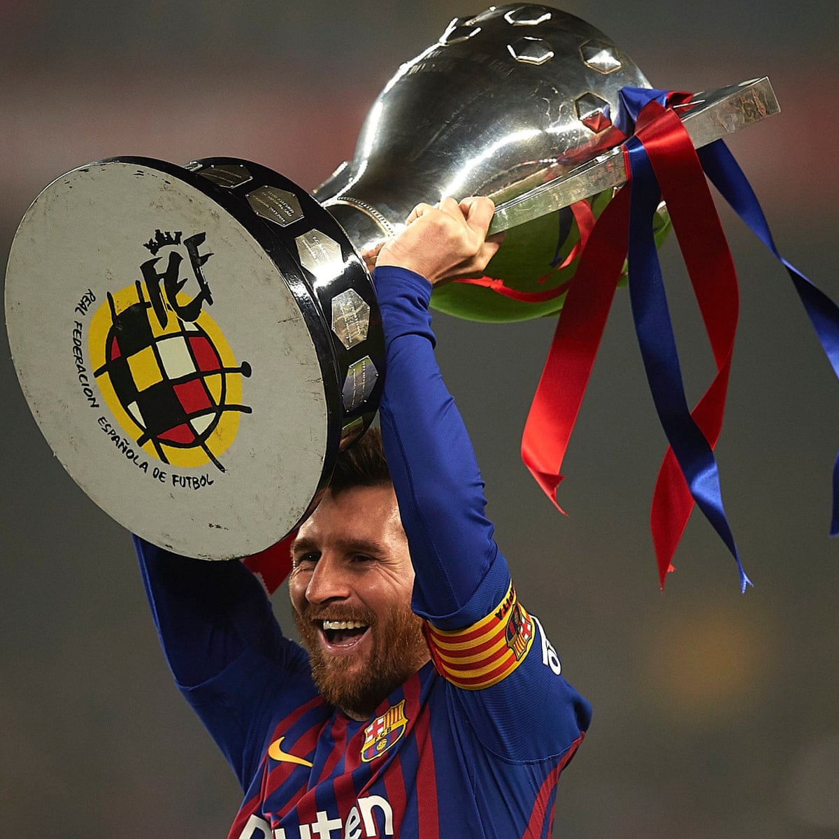 🐐 RECORD: Lionel Messi on 44 trophies:

🇦🇷 Argentina:
1 World Cup
1 Copa America
1 Finalissima
1 U20 World Cup
1 Olympic Gold

🇪🇸 Barcelona:
10 La Liga
7 Copa del Rey
8 Supercopa
4 UEFA Champions League
3 Club World Cups
3 UEFA Super Cups

🇫🇷 PSG:
2 Ligue 1
1 Trophé des