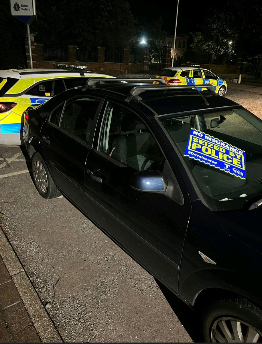 KentPolice7oaks's tweet photo. #Team1 sighted this vehicle on the #A20 in #Farningham tonight. Vehicle made aware to Police by @OpTutelage. Vehicle stopped & checked & driver was #Disqualified from driving & therefore had #NoInsurance. Vehicle #Seized with driver reported for process. ^SK #DriveInsured https://t.co/8fPQ1TPnjo
