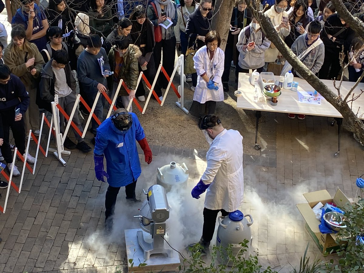 Carol Hua (@_carolhua) on Twitter photo It’s getting cold in here (-196 C to be exact)!! <a href="/ChemistryUoM/">School of Chemistry | University of Melbourne</a> is making liquid nitrogen ice cream at <a href="/UniMelb/">University of Melbourne</a> #openday <a href="/SciMelb/">Science at Melbourne</a> It’s getting cold in here (-196 C to be exact)!! <a href="/ChemistryUoM/">School of Chemistry | University of Melbourne</a> is making liquid nitrogen ice cream at <a href="/UniMelb/">University of Melbourne</a> #openday <a href="/SciMelb/">Science at Melbourne</a>