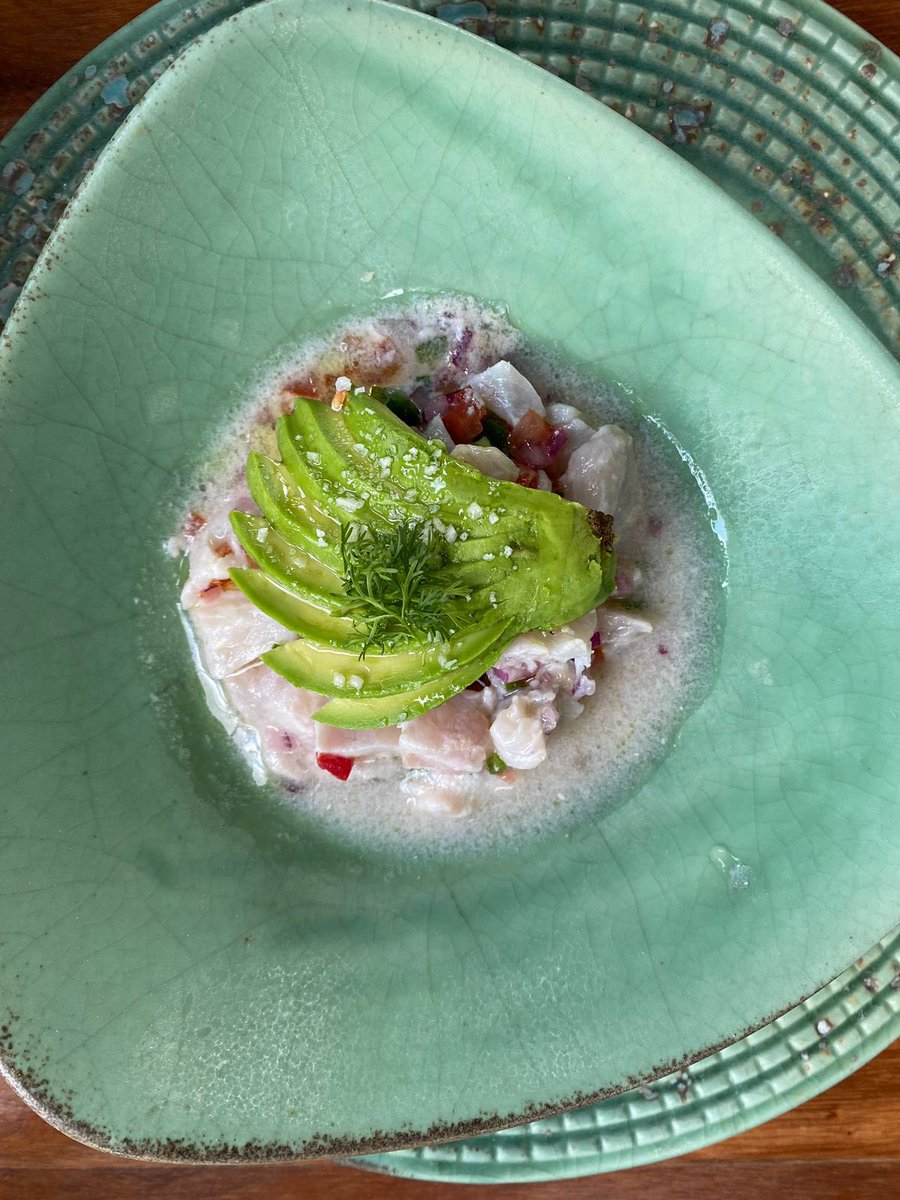 FoodandTravelMX's tweet photo. Como entrada, en #Altanera ordena la tártara de cecina con pico de gallo o el ceviche de totoaba de cultivo. Sigue con el kampachi zarandeado y termina con unos plátanos con crema. @lulachef. https://t.co/LPPiLEOz6q