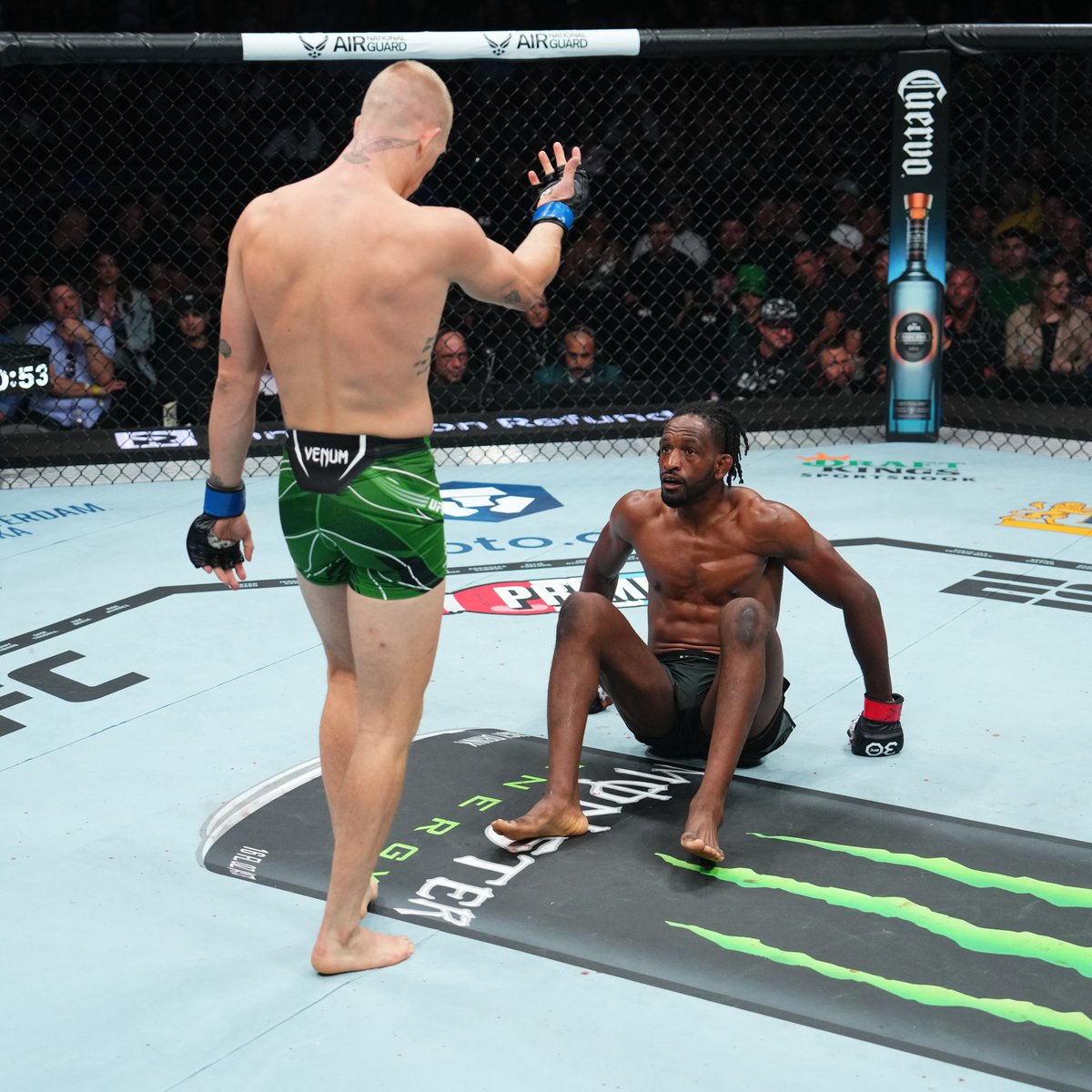 ufc's tweet photo. A leg kick masterclass from @IanGarryMMA #UFC292 https://t.co/FpWl5otlAT