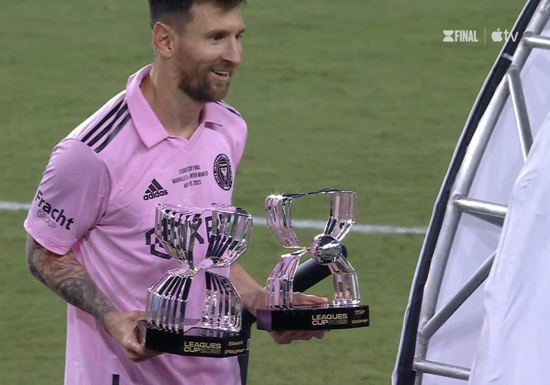 SMsumon963's tweet photo. "Best player" and "Top scorer" of the tournament are two awards of Messi!🔥🔥

#Messi𓃵 https://t.co/3f9ErE7dZG