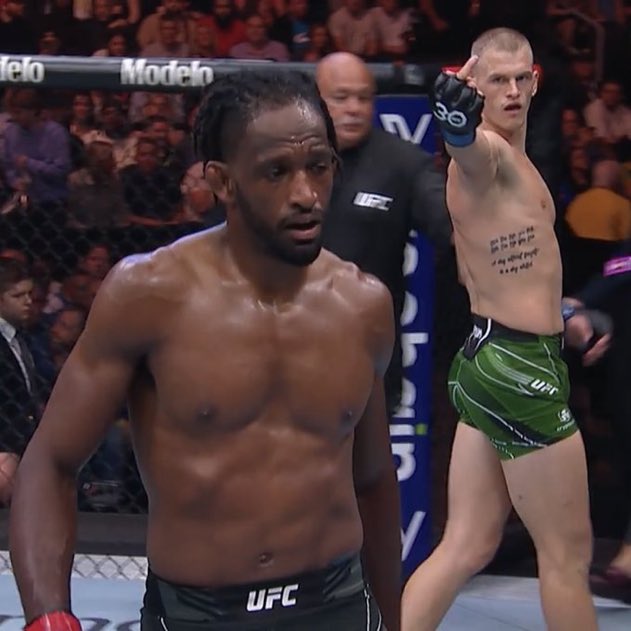 ufeworld's tweet image. 🚨Still Undefeated🚨

Ian Garry keeps the hype train rolling 

#UFC292 #MMATwitter