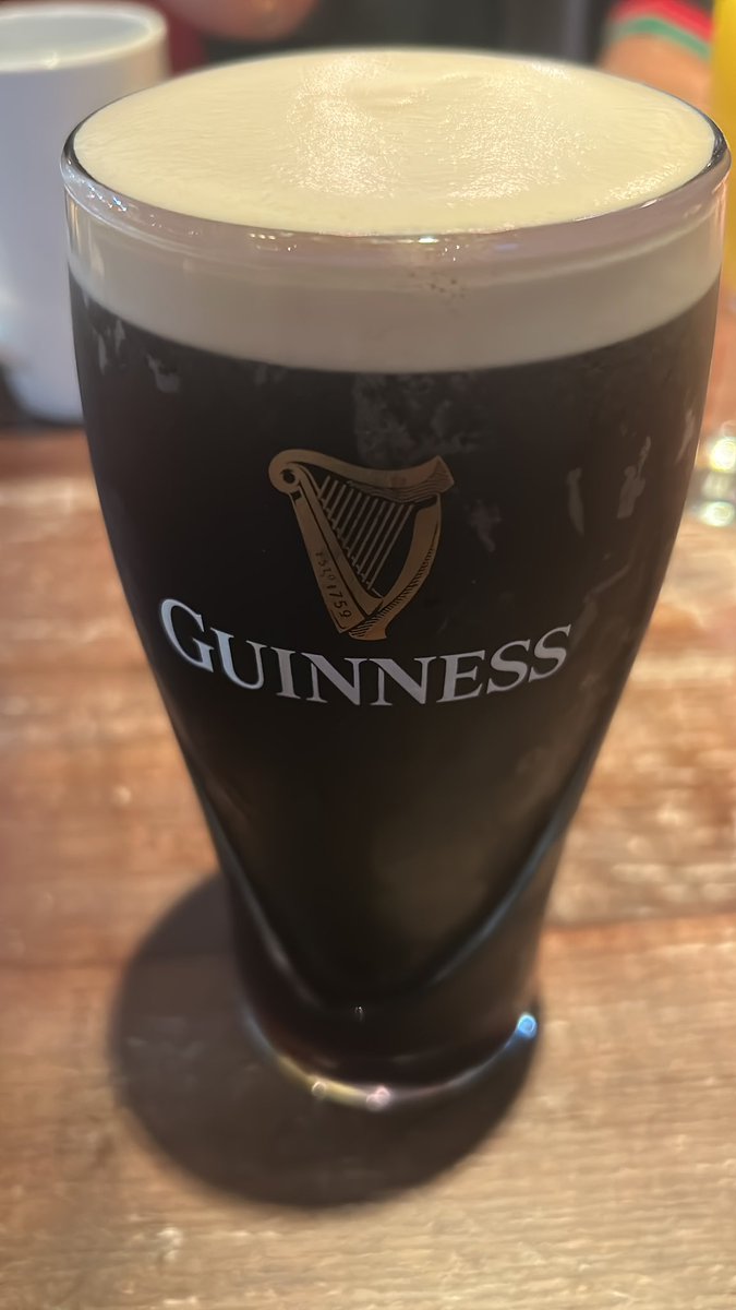 leehumphries44's tweet photo. Pre 5am Guinness can only mean one thing 😂 ☀️ https://t.co/tVePVaNHmL