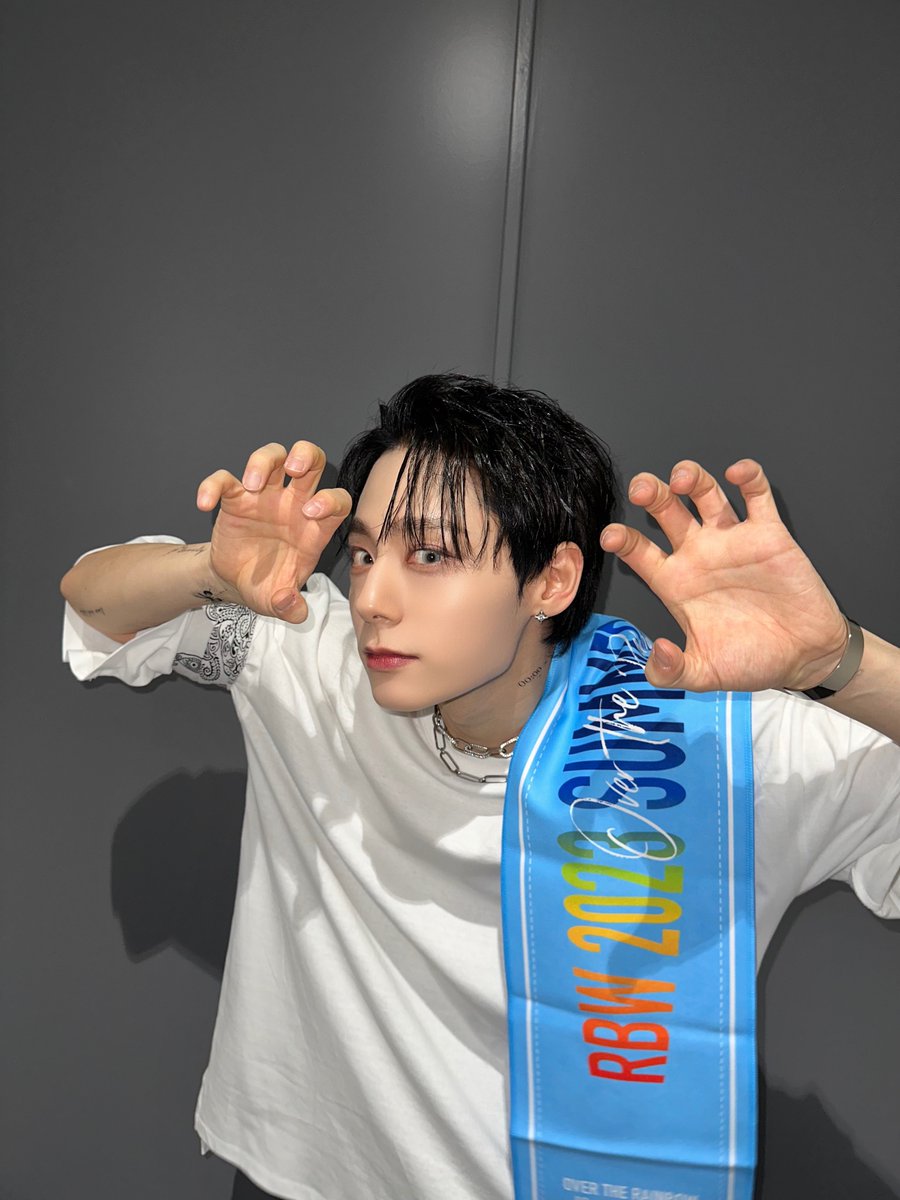 official_ONEUS's tweet photo. [#환웅]
막공도 화이팅🩵 https://t.co/dyvkkpKubA
