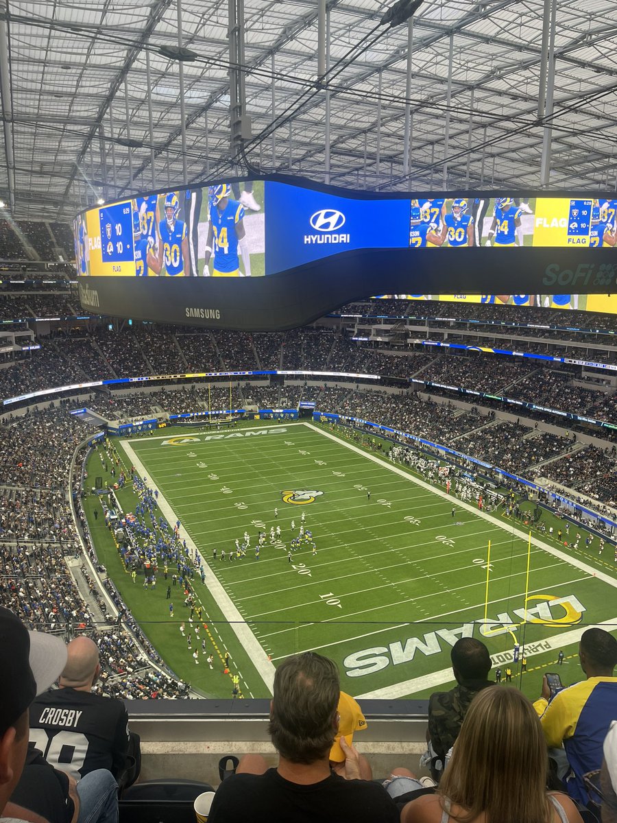 ArceGiuseppe's tweet photo. Primer partido de fútbol americano 🏈 y con mucha seguridad te puedo decir que al fútbol ⚽️ nada se le compara. https://t.co/KJTfEIuUtG