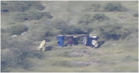 Ms25076782Ms's tweet photo. A pic from #PoK where 3 infiltrators neutralised by #IndianArmy on #LoC in #Poonch.Causal dressed Pak army troops taking terrorists bodies. Pakistan Army sending these intruders.
#BadaltaKashmir #AageBadhtaKashmir #KashmirKaDushmanPak https://t.co/ucPtI2Tjhz