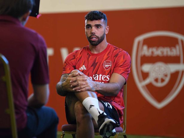 karthikadhaigal's tweet photo. 🗣️Mikel Arteta on Ramsdales reaction to signing Raya - 

"It’s very positive."

“The  way I see them training. I saw a session they did the other day and it  was fantastic. The connection that they have straightaway is really  good."

"But this is something that doesn’t surprise me. It’s  something I expect from players. It is the same as when I bought Declan  Rice…what is the reaction? Hopefully, it’s really really positive,  because the team wants to be better."

(@dailystar )