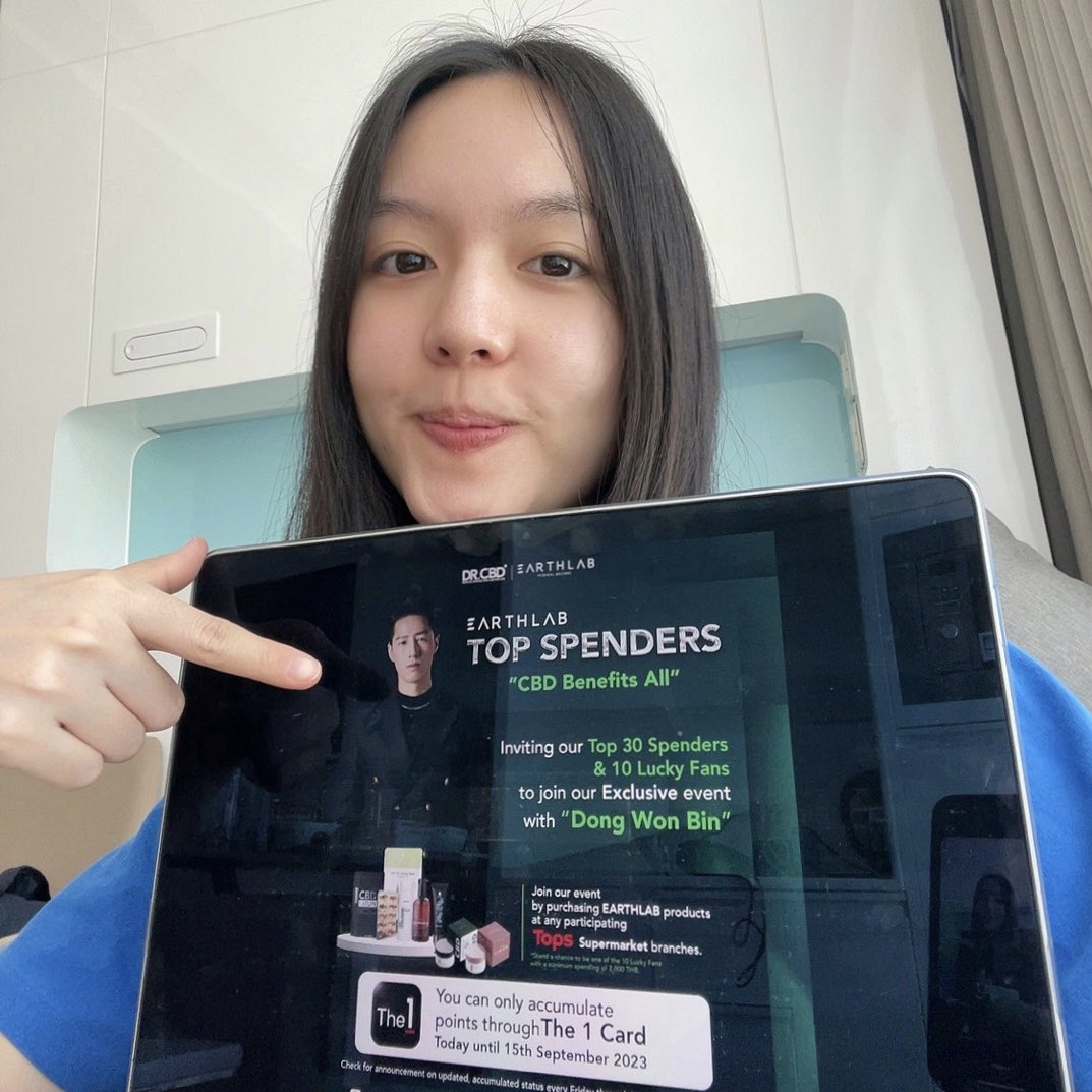 iamfatgirls's tweet image. อยากเจอพี่ดงวอนบินโว้ยย วันนี้ไปตำมาส์กของ Earth lab แบบงงๆที่ Tops เพิ่งรู้ว่าซื้อครบ 2,000 ก็ได้ลุ้นเป็น Top spender กับดงวอนบินด้วยอะะ กลับไปตำเพิ่มด่วนๆเลยจ้าา #DongWonBin #ดงวอนบิน #Earthlab #EarthlabXDongWonBin #EarthlabByDrCBD #DrCBD