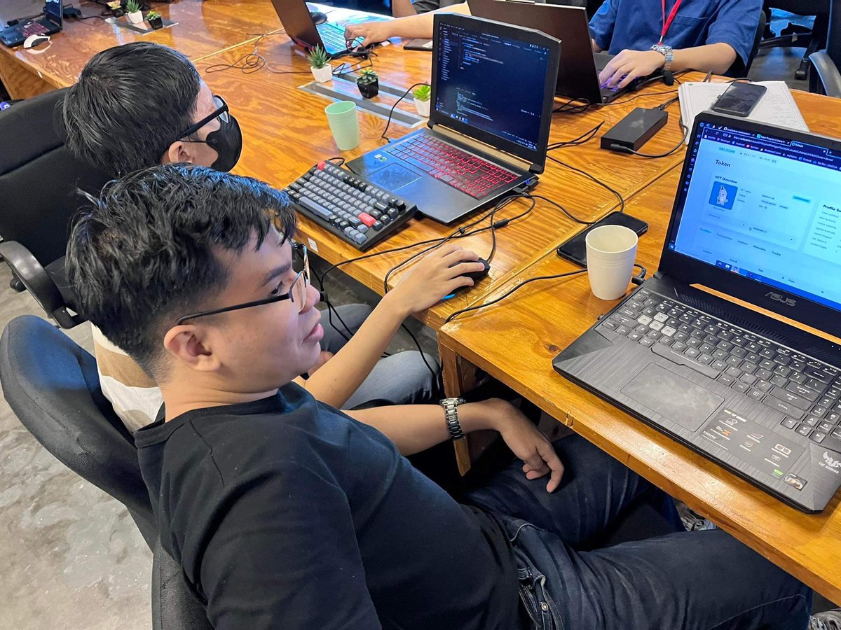 theblokcgroup's tweet image. 🚀 Our participants are getting their creative groove on, crafting their very own digital treasures. Stay tuned for some blockchain-powered artistry that&apos;s bound to dazzle! 👩‍💻
#SolanaBootcamp #solanadevelopersbootcamp #THEBLOKC #solanafoundation #NFTCreation #Web3