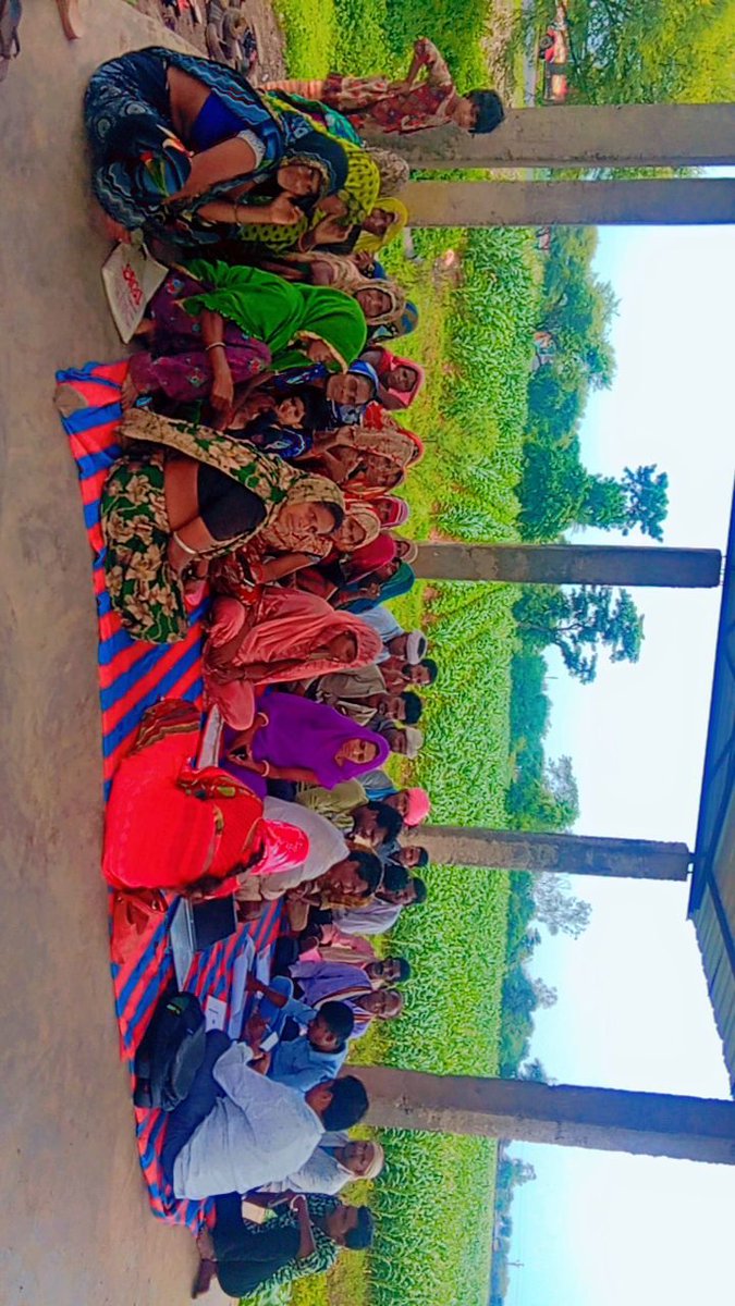 MaidaRehka's tweet photo. ग्राम पंचायत आमलीपाड़ा,जनपद पंचायत बाजना, जिला पंचायत रतलाम के ग्राम धामनिया में ग्रामसभा बैठक लेते हुए पैसा मोबिलाईज़र रेखा मईड़ा........ https://t.co/quXOEOdtIF