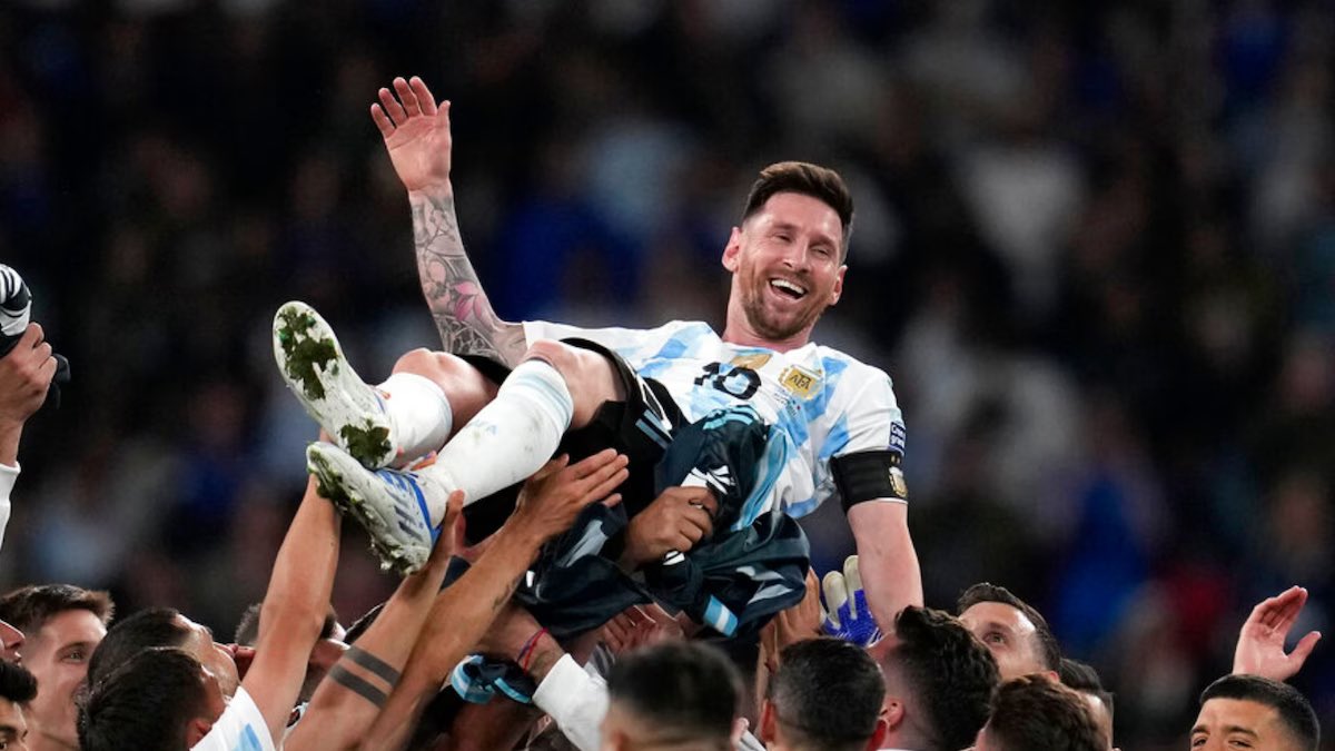 MrBlackOG's tweet photo. Don't say anything. Just retweet. Lionel Messi once again 🐐 https://t.co/PrniGFqIxd
