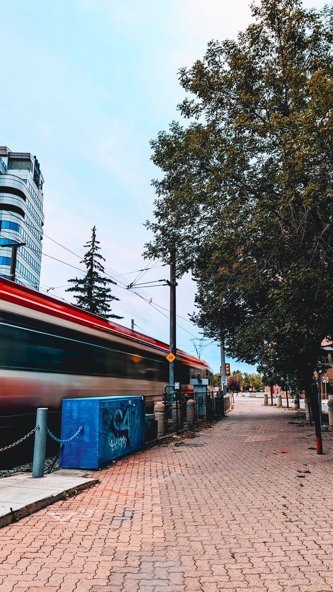 cmcalgary's tweet image. That building always reminds me of the Ghostbusters firehall for some reason.

#yyc #calgary #exploredowntownyyc