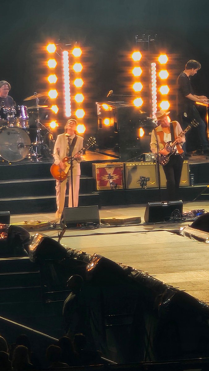 DesireeReine's tweet photo. That time @brandicarlile opened for @Pink at the @fargodome and sang two of my very most favorite songs ever! What a stunning voice! 🤩

#favoritedaughter 
#brandicarlisle 
#pink 
#fargodome https://t.co/SY136yV4Xf