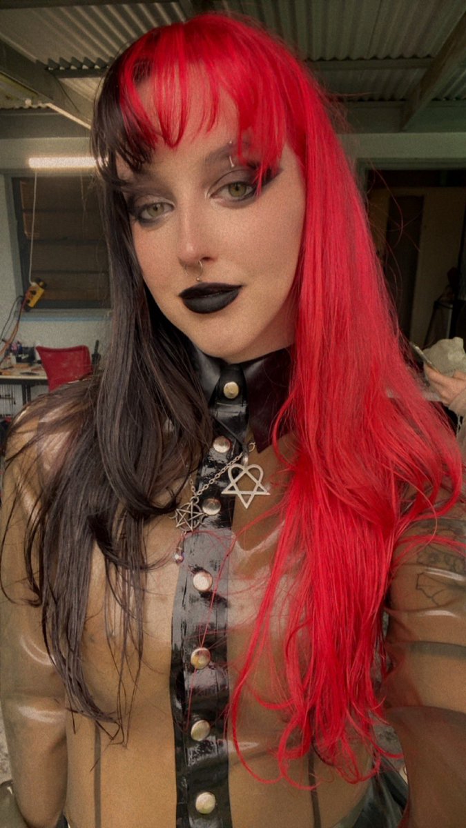 elaciabloom's tweet photo. Big day recently. Pics coming soon @A_D_Atelier π
#alternative #altmodel #altgirl #messymakeup #latex #kink #fetishwear https://t.co/m722P7Eo6B